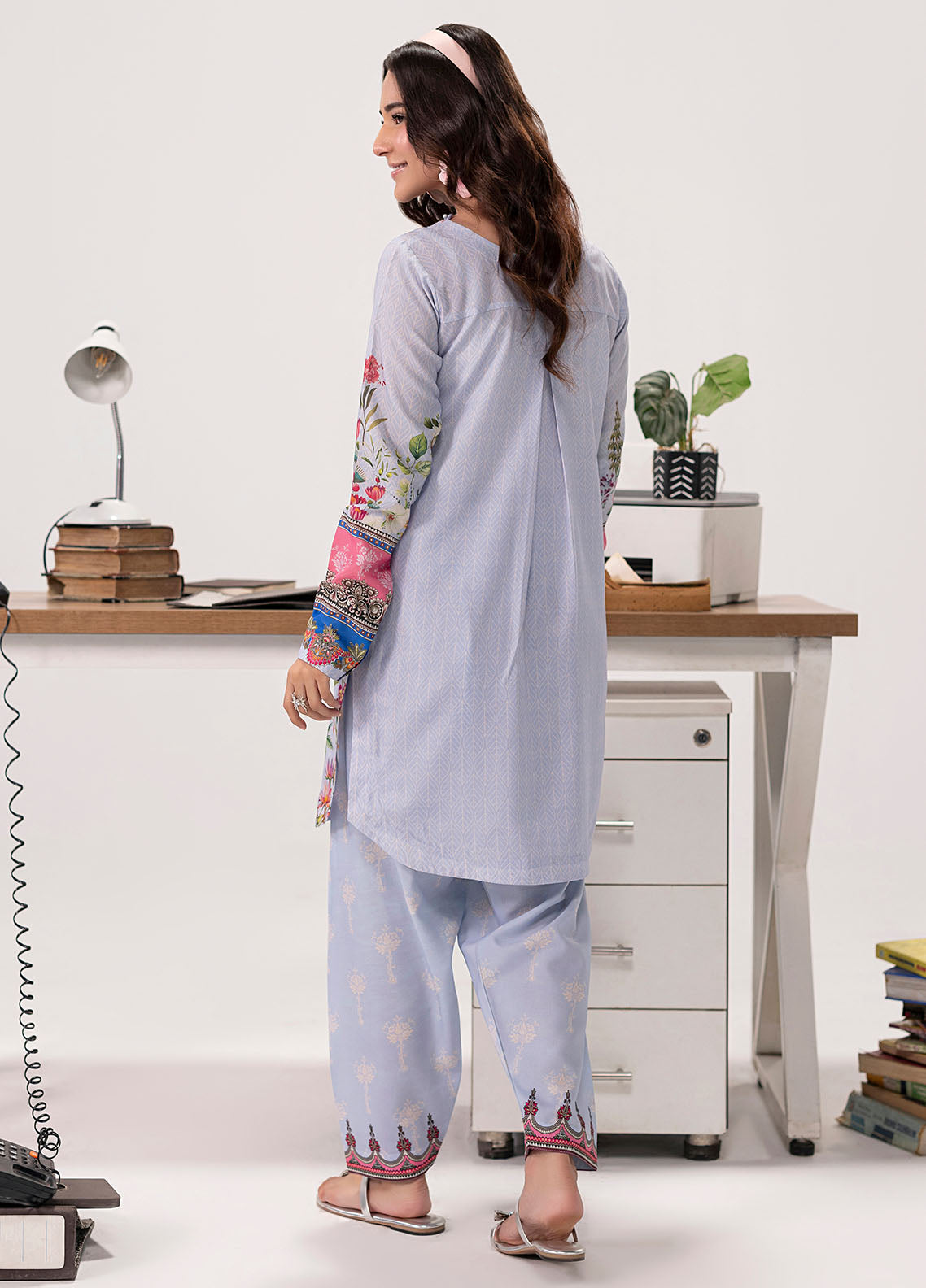 ME26005 LIT - Beyond RTW | 2 Piece Lawn