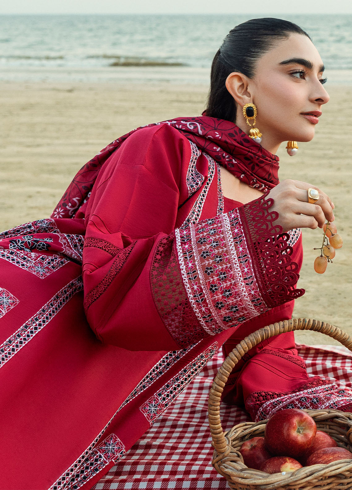CT -20004 INA - Yaariyan