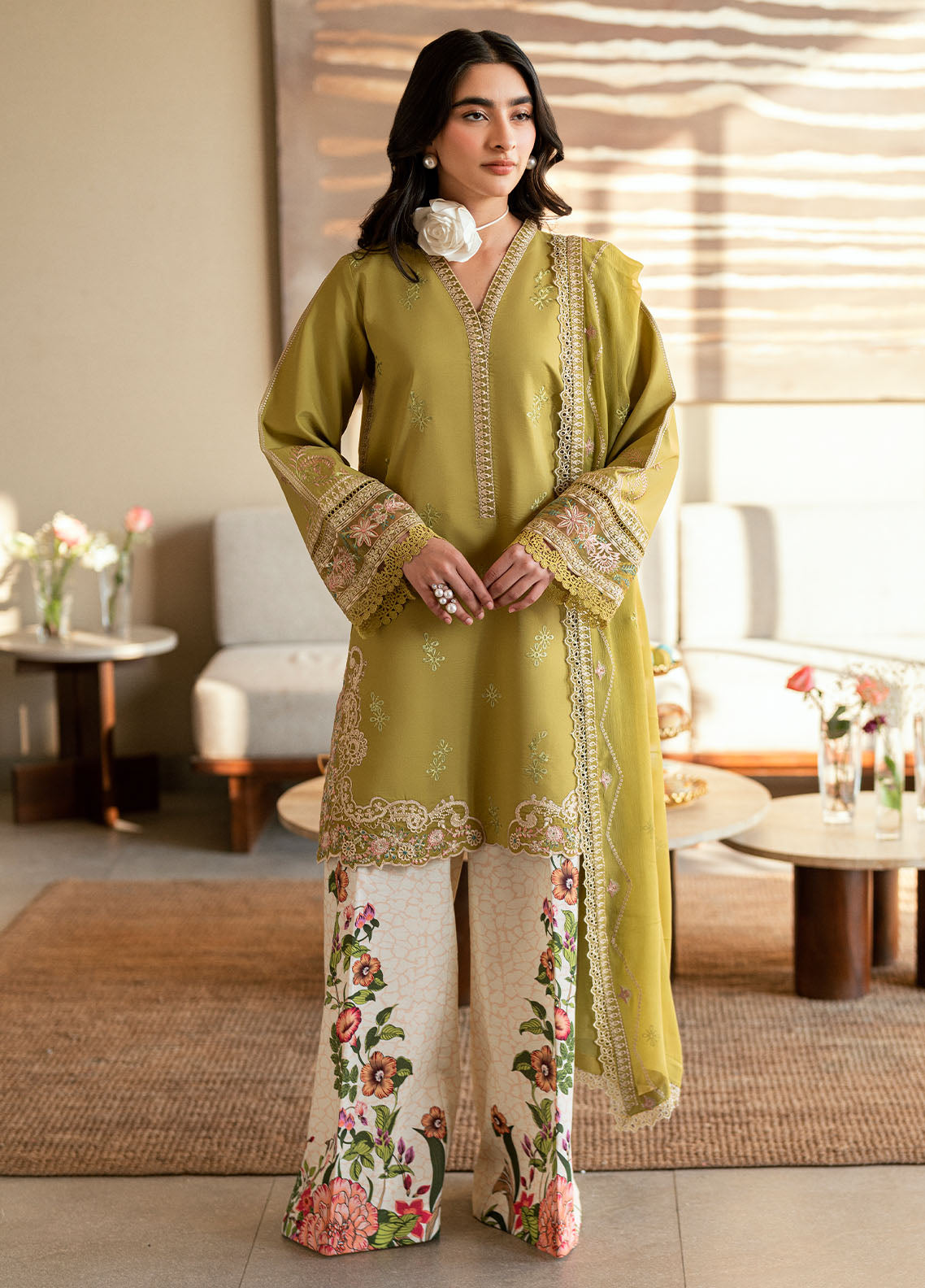 CT -20002 NIEVE - Yaariyan